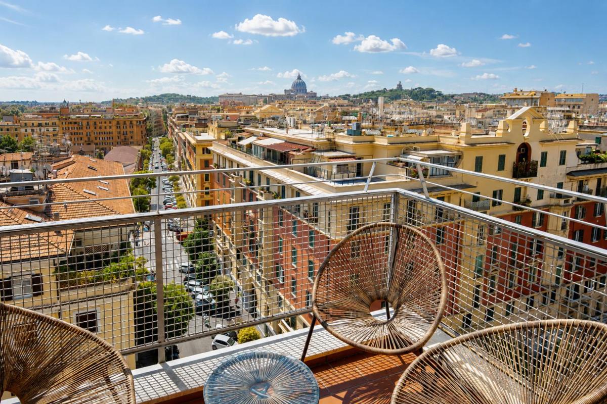 Qg Vatican Golden House - Housity