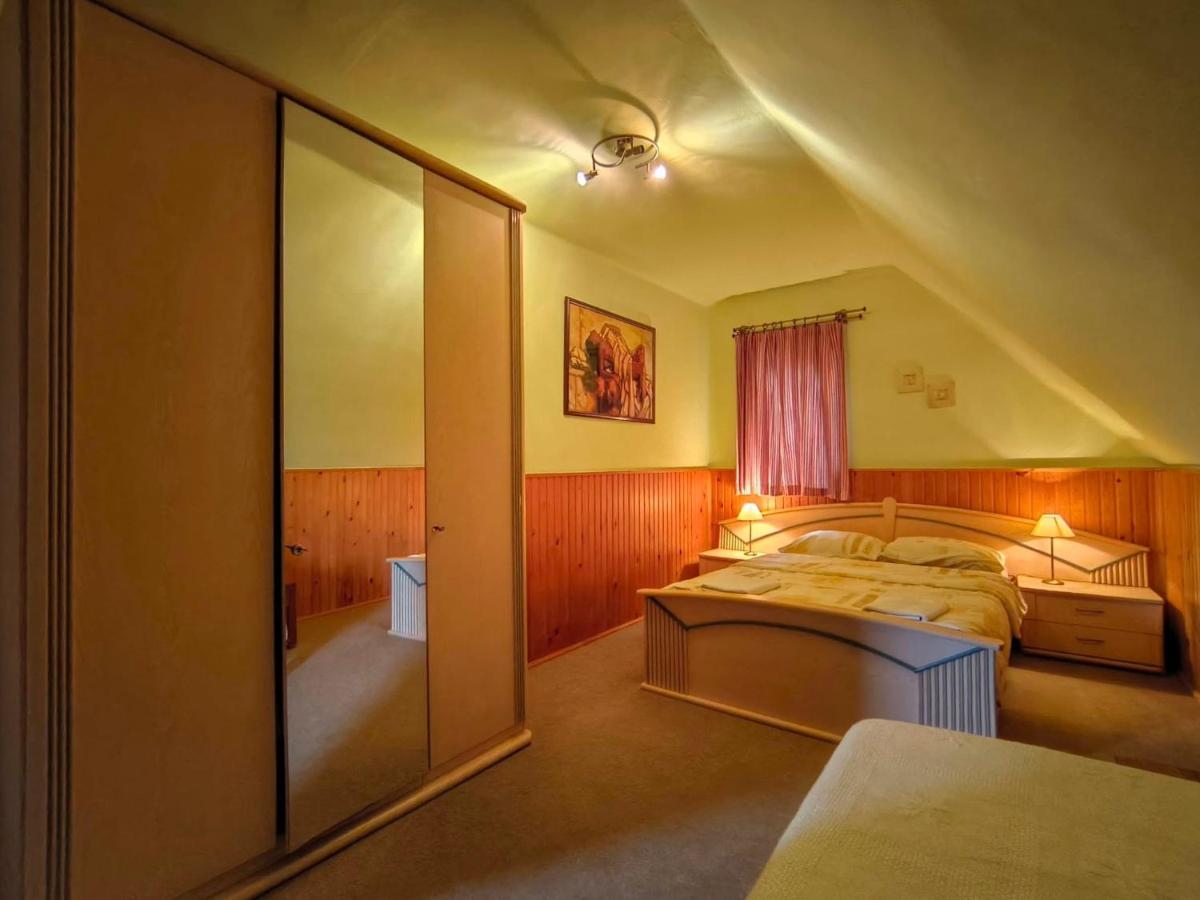Szendergő - Apartman Hajós pincefalu - Housity