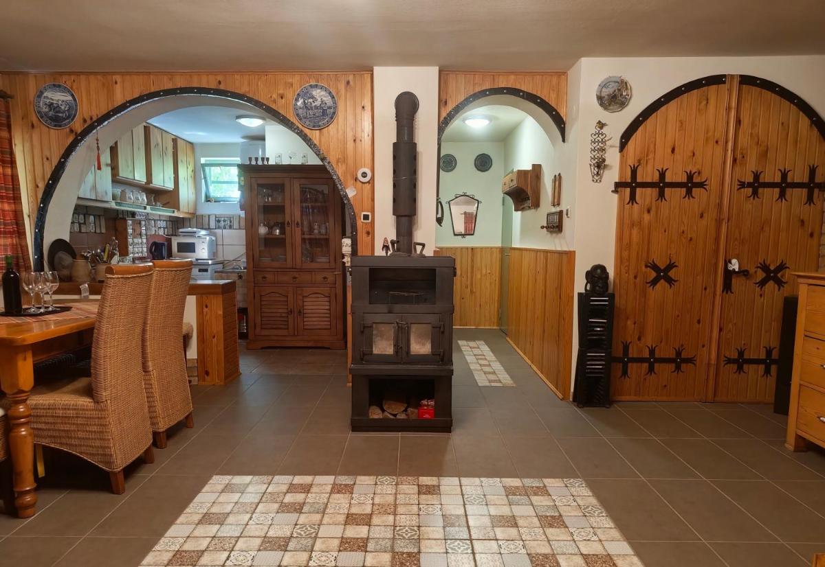 Szendergő - Apartman Hajós pincefalu - Housity