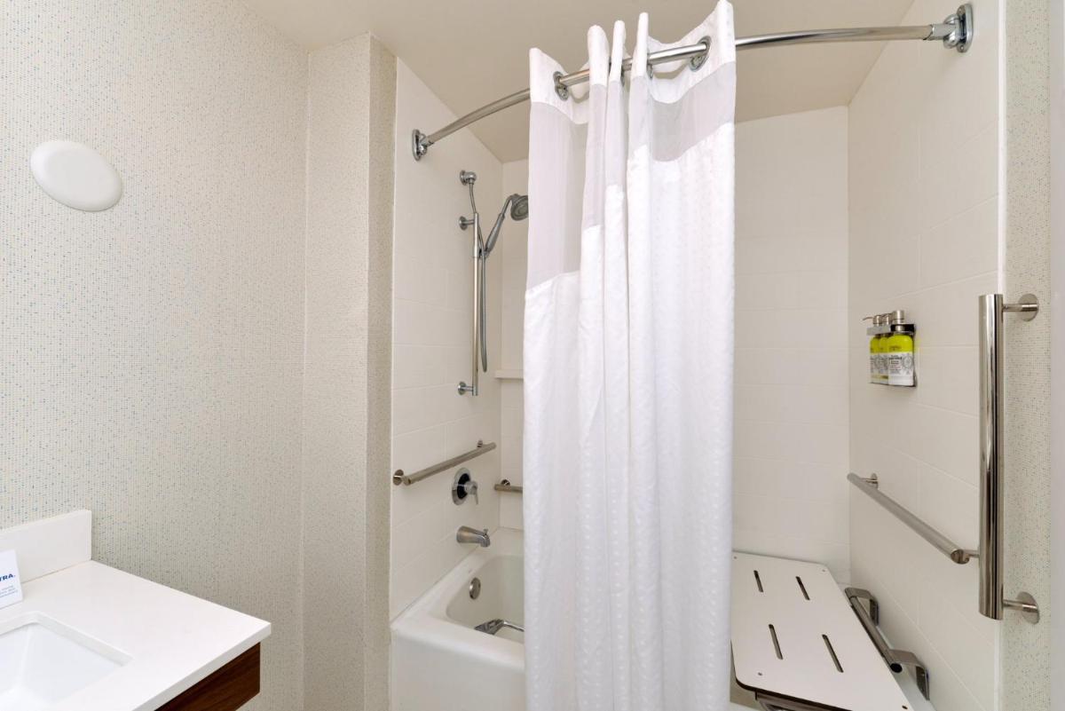 Holiday Inn Express Lodi by IHG - Housity