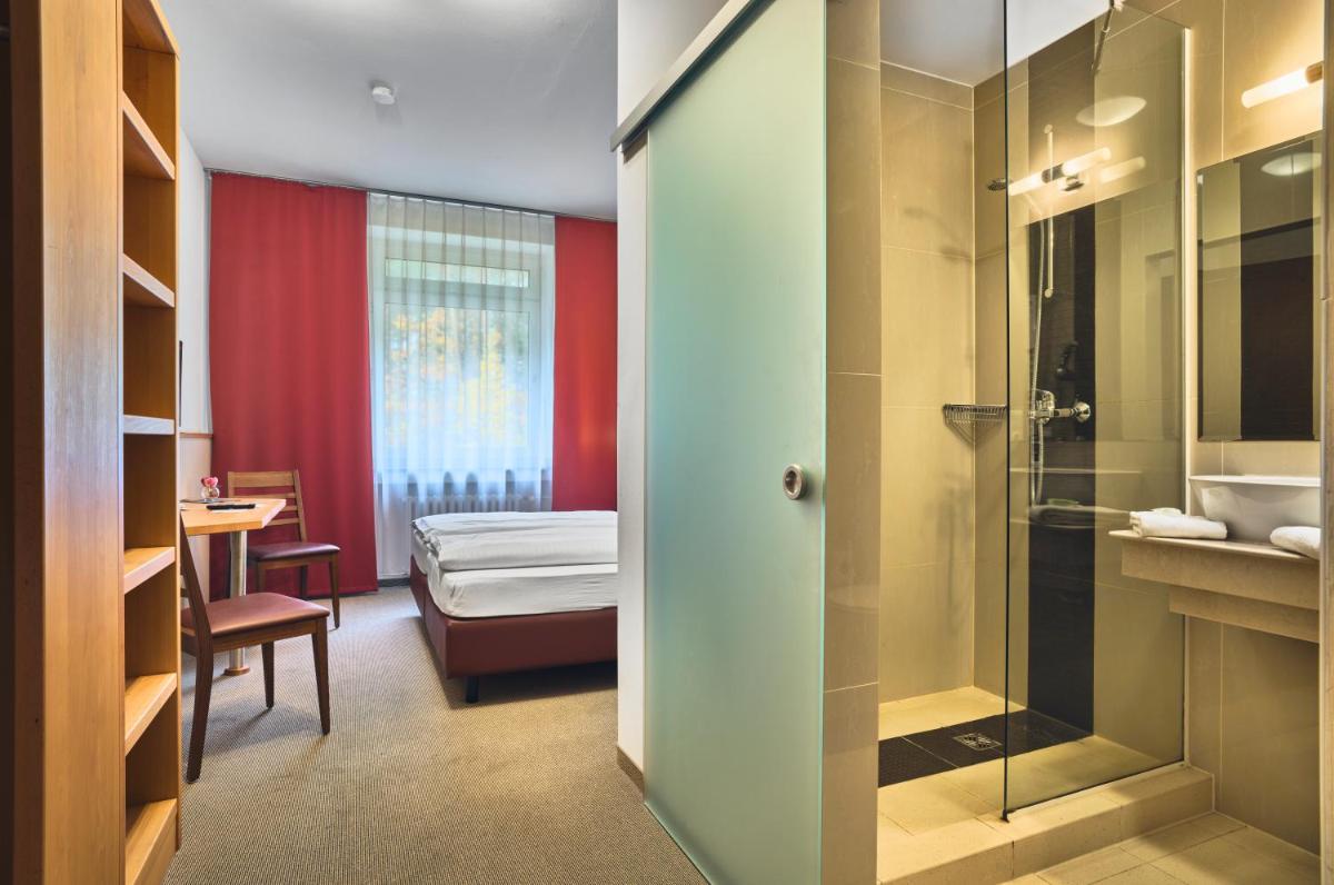 Landhotel-Neunburg - Housity