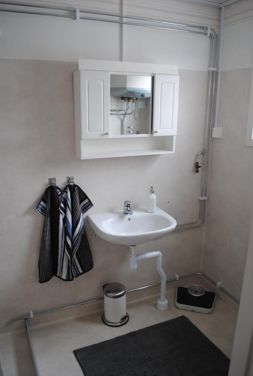Vintergatans Bakficka Homestay - Housity