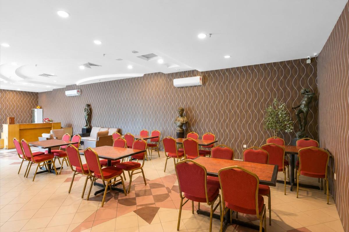 Palette - Kota Tinggi Mayres Hotel - Housity