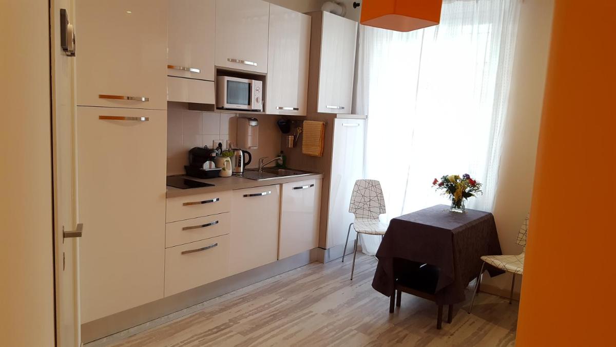 Luiza Vatican House - Housity