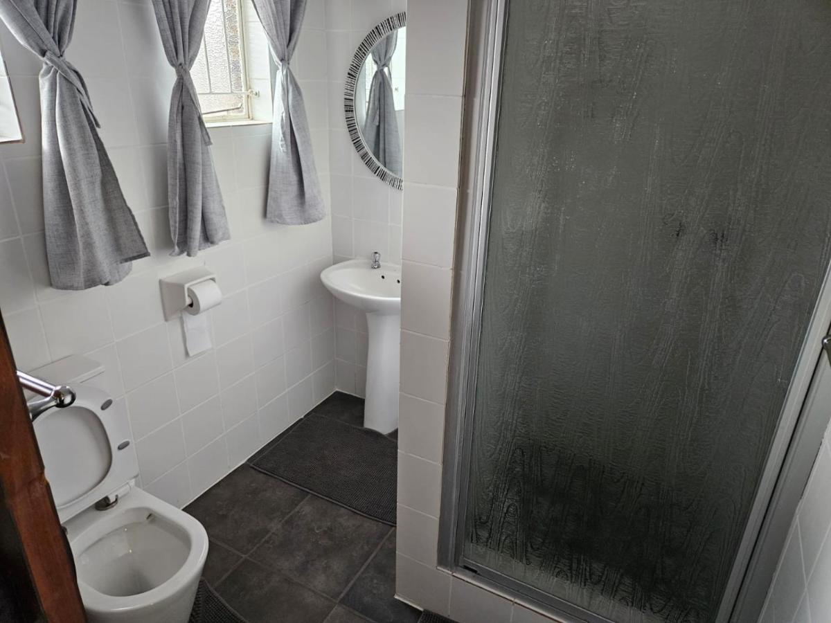 Chrisand Guesthouse - Housity