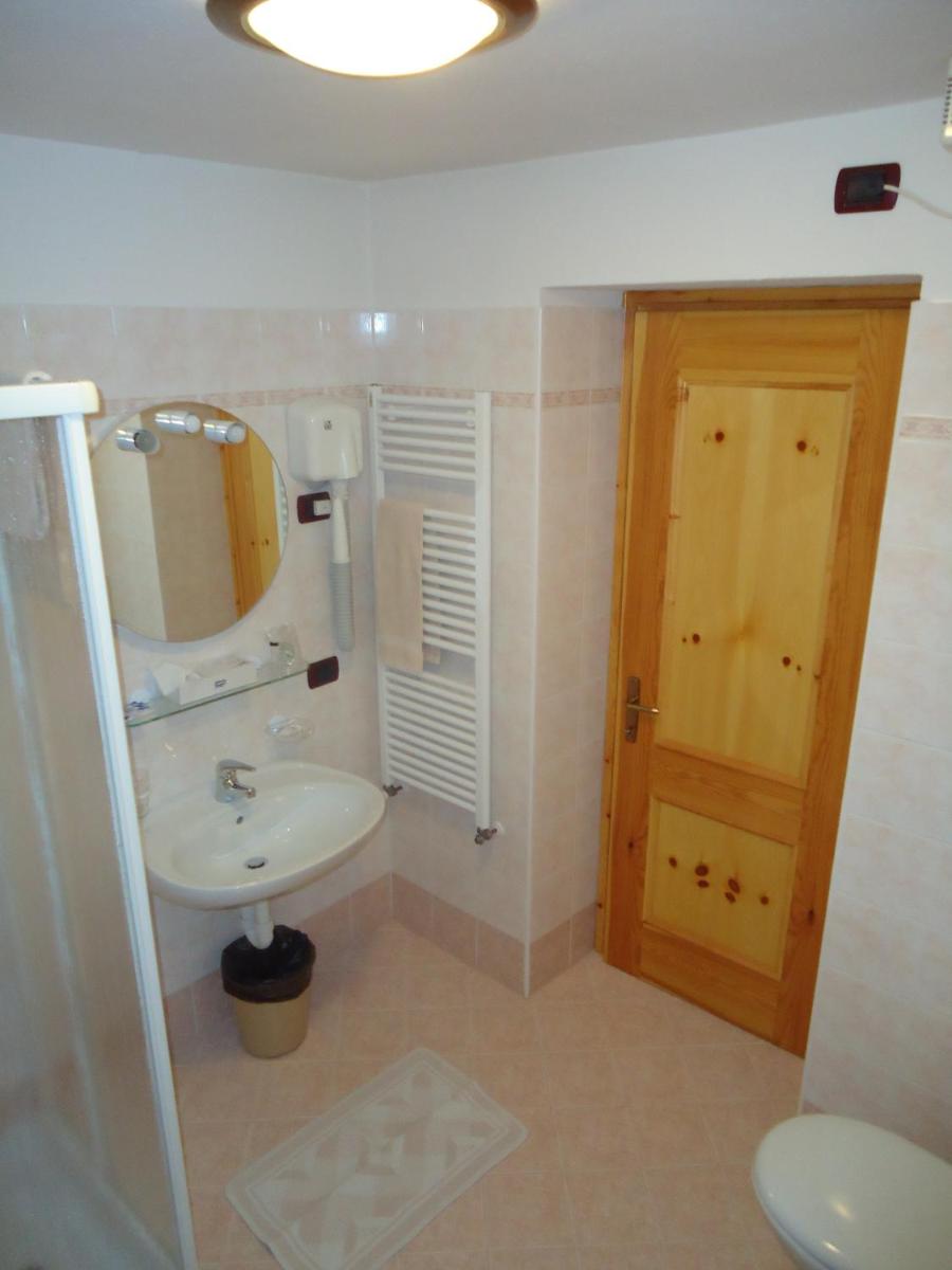 Hotel Pensione Dolomiti - Housity