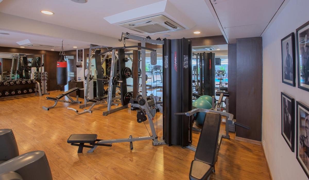 Oakwood Residence Naylor Road Pune - Housity