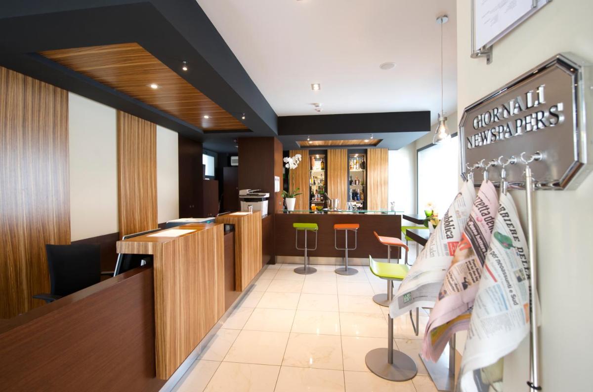 Suitetrails - Acca Palace AA Hotels