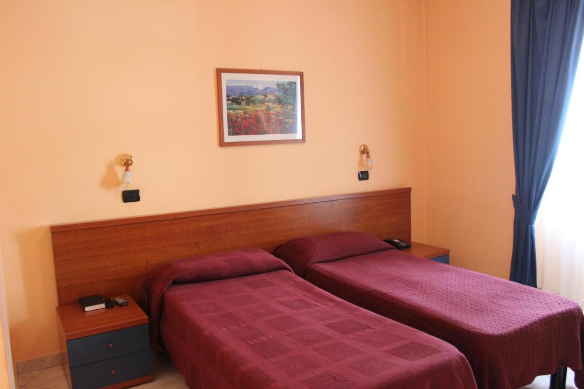 Hotel Legnano - Housity