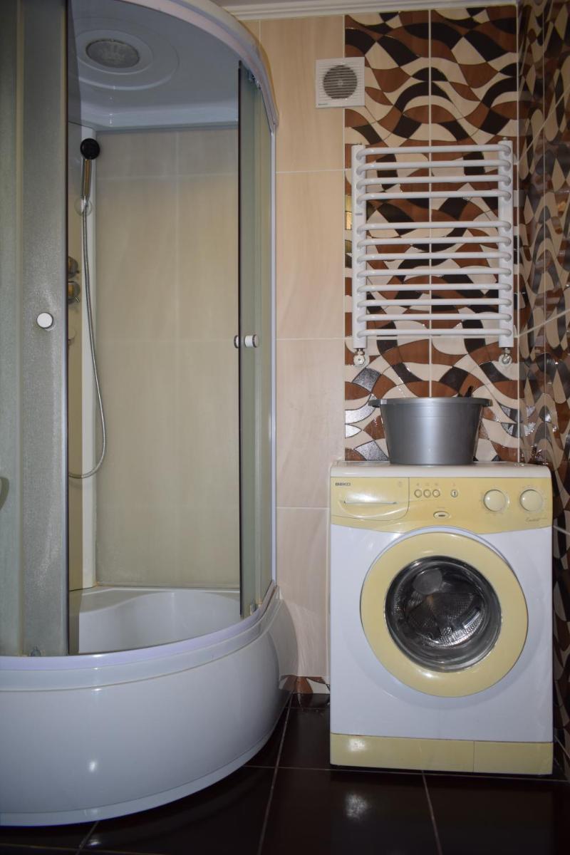 Suitetrails - Apartment on Demyanchuka 1A