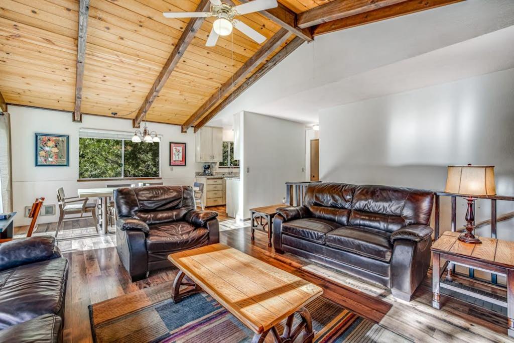 Redwood Escape - Housity