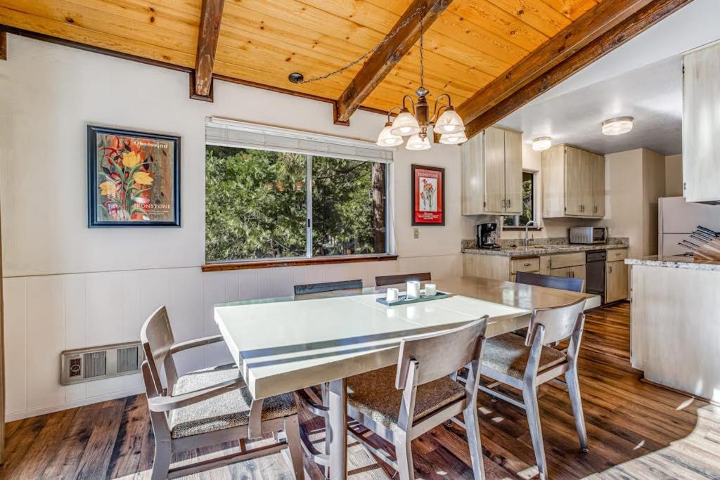 Redwood Escape - Housity