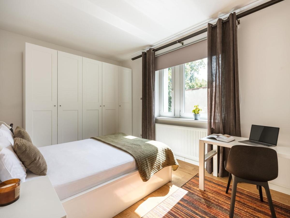 URBAN APARTMENTS Premium No 3, FREE PRIVATE PARKING, Self CHECK-IN - Housity