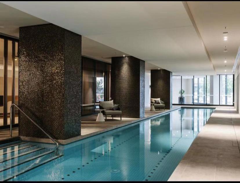 KOZYGURU DOCKLANDS LUXURY WATER VIEW APT 1 BED VDO915 - Housity
