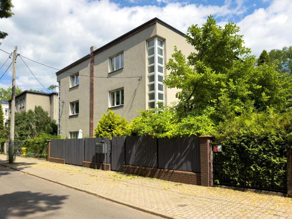 URBAN APARTMENTS Premium No 3, FREE PRIVATE PARKING, Self CHECK-IN - Housity