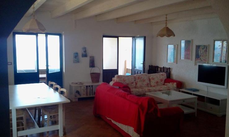 Villa Alabe - Waterfront Apartments in Bosa Porto Alabe - Housity