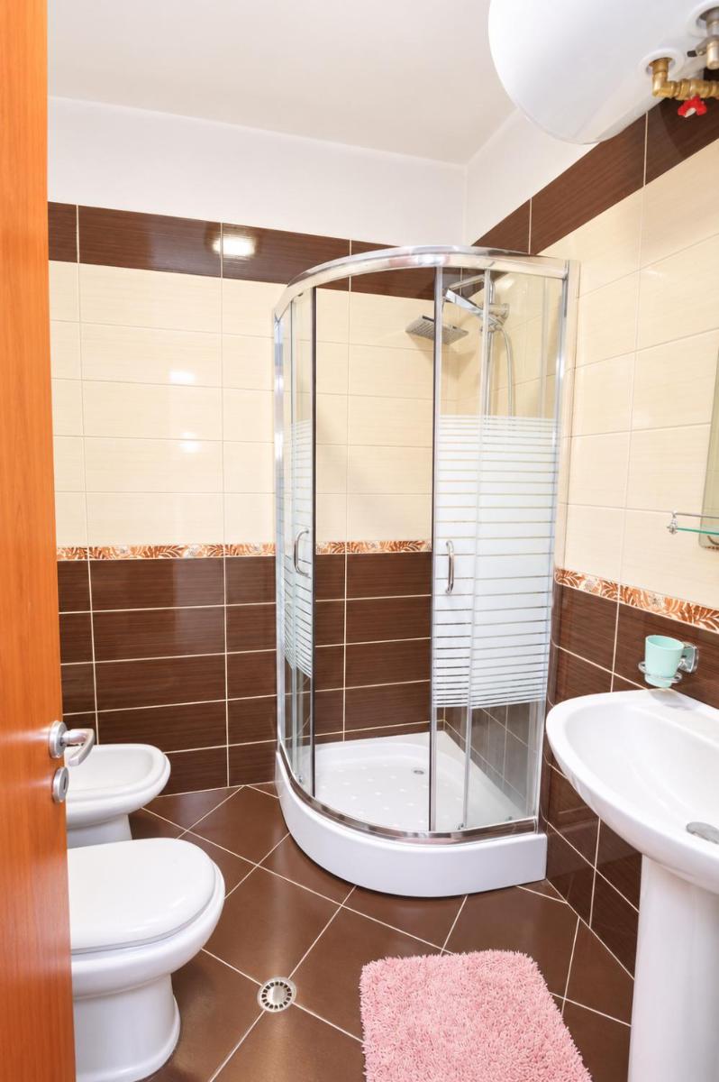 Luxurious Apartment Lake View Pogradec - Housity