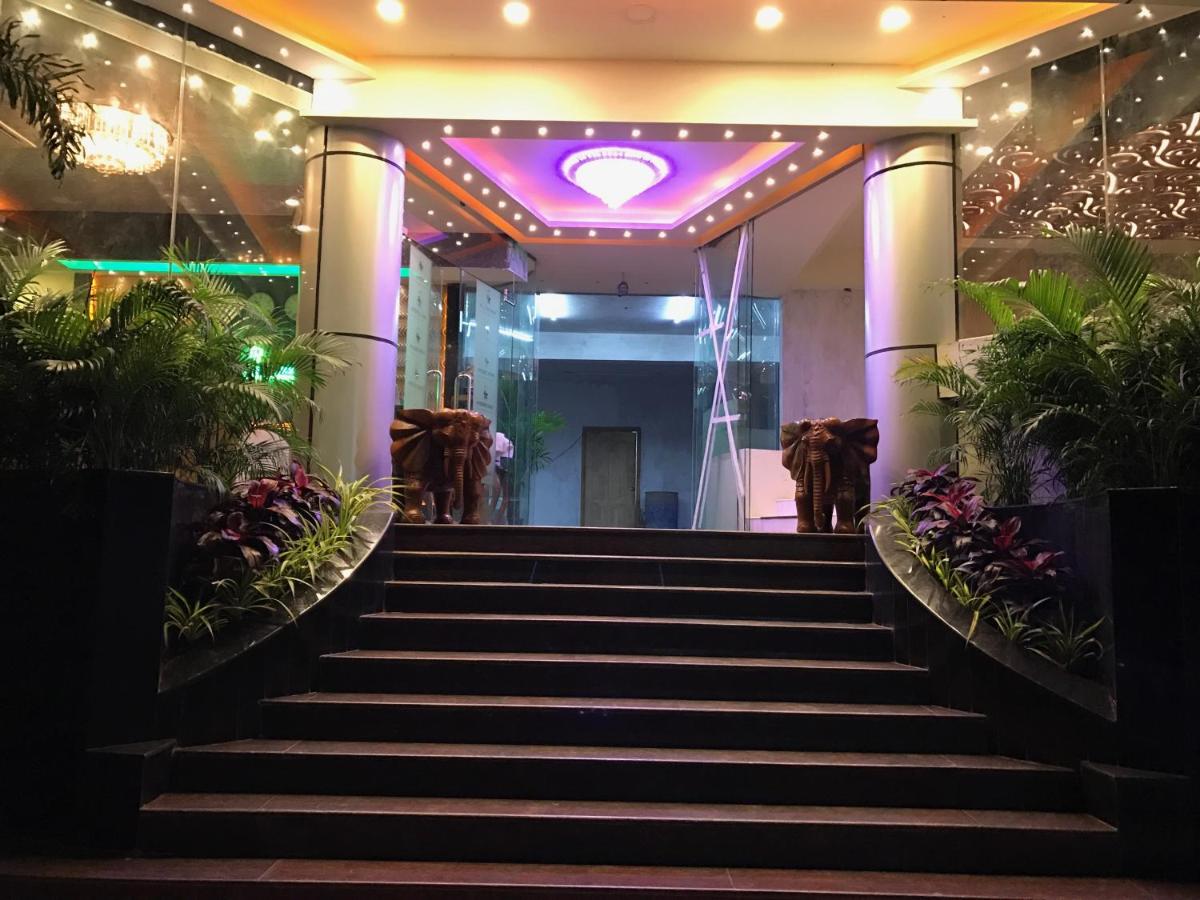 Hyders Park The Business Hotel - Housity