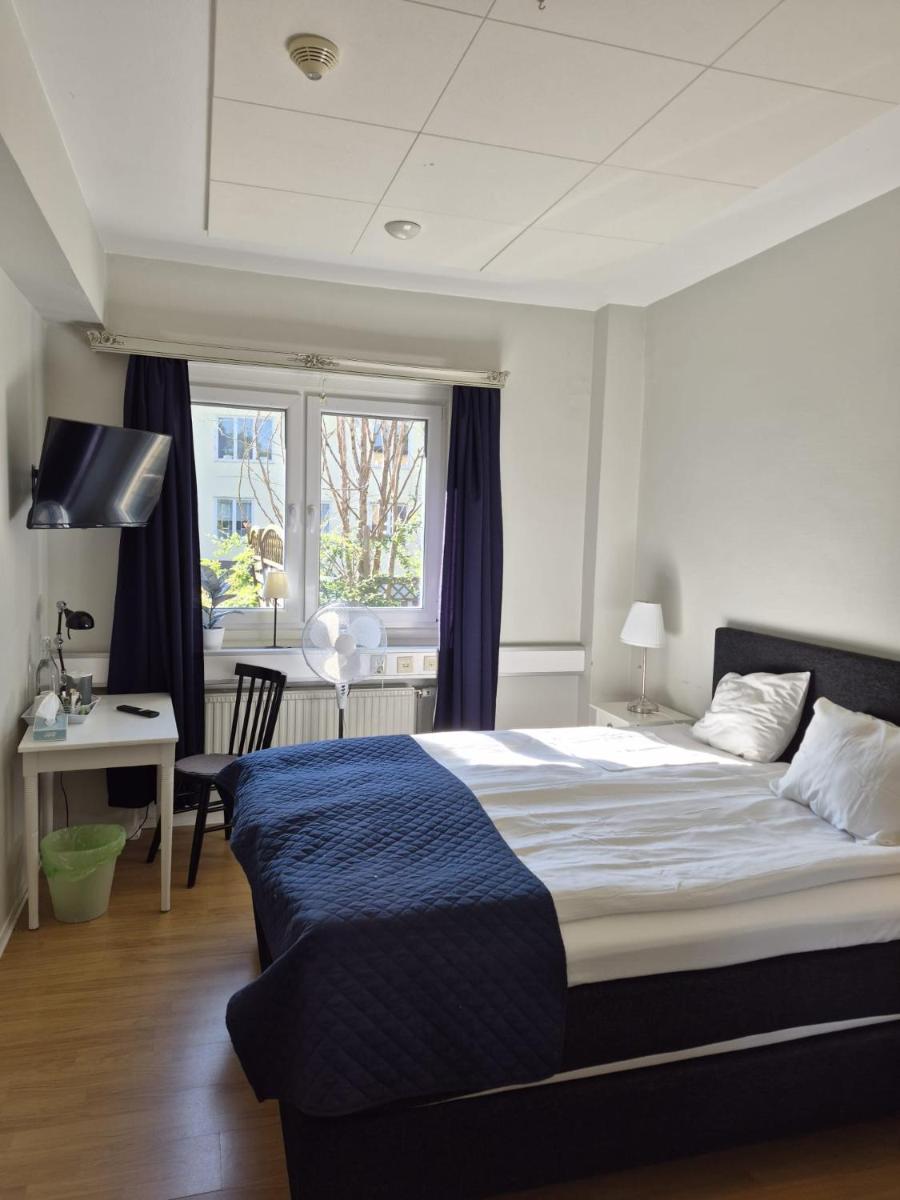 Lenas Bed &amp; Breakfast - Housity