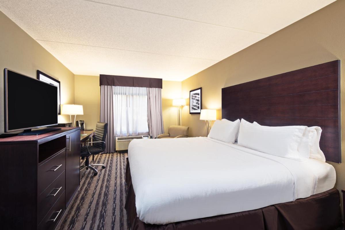 Holiday Inn Harrisburg East, an IHG Hotel - Housity