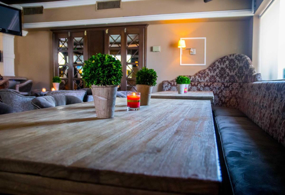 Hotel Fray Marcos - Housity