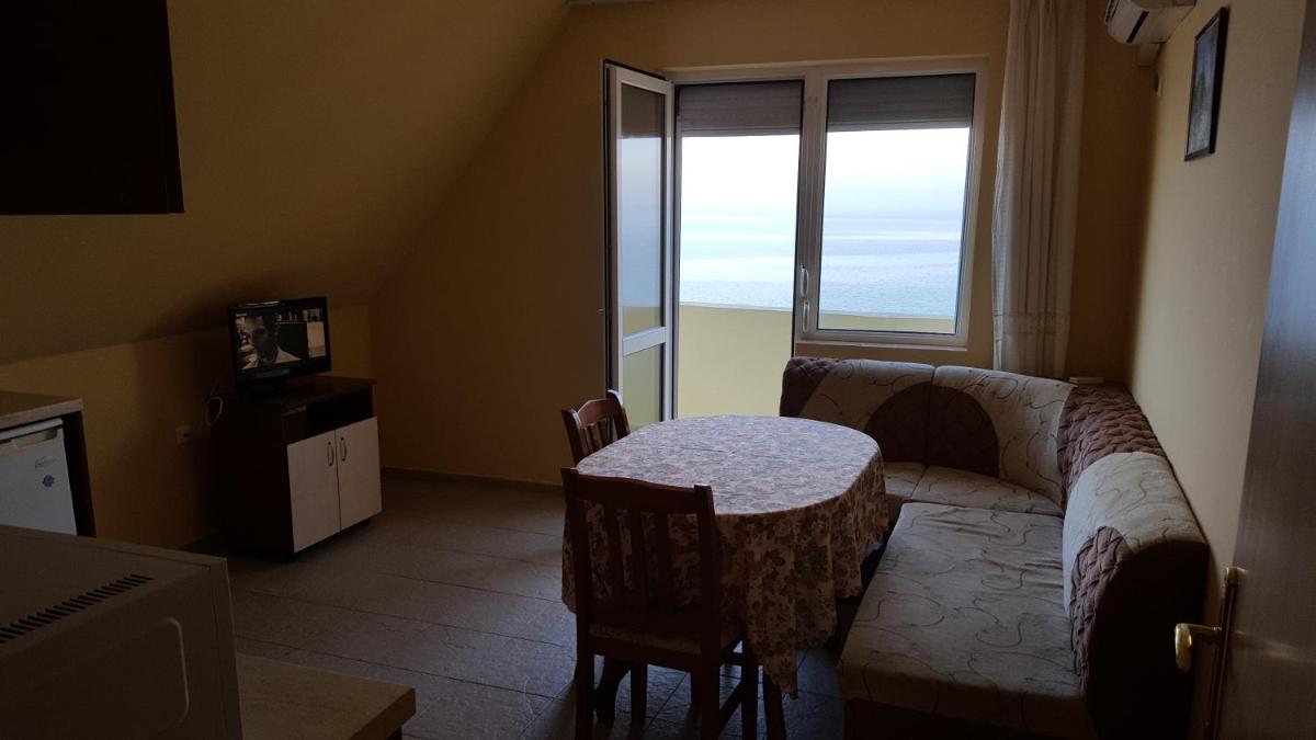 Suitetrails - Villa Krisia Apartments