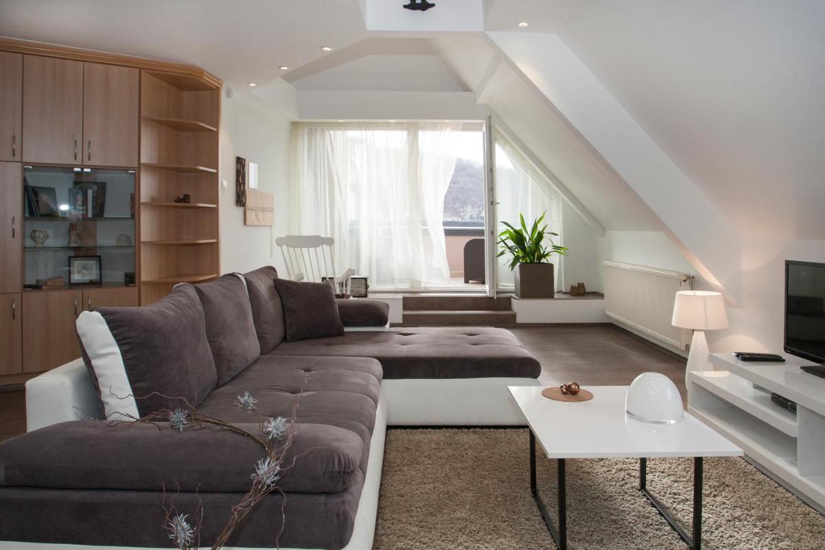 Riverside flat with King Castle view - Housity