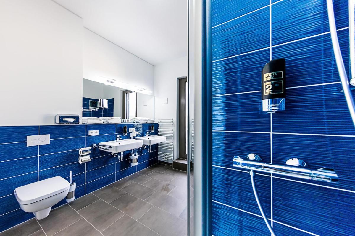Best Western Plus Royal Suites - Housity