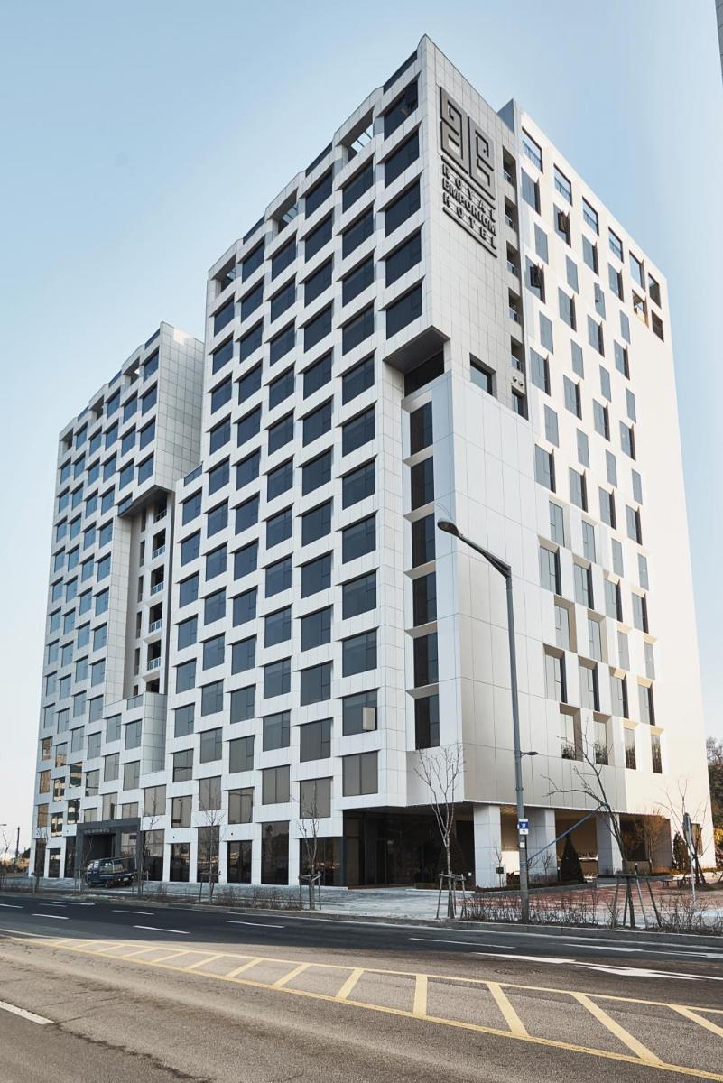 Royal Emporium Incheon Airport - Housity
