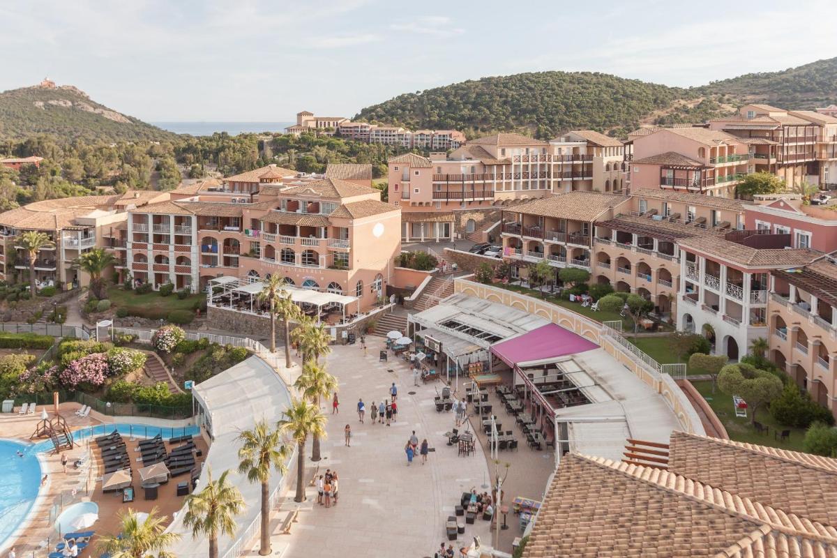 Vue générale sur la montagne ou vue sur la montagne depuis l'hôtel