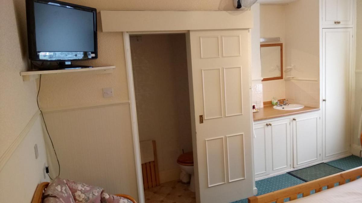 Brampton Guest House - Housity