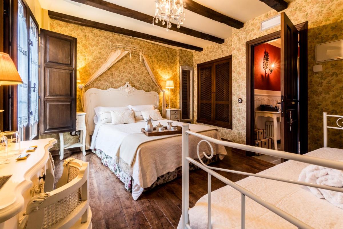 Hotel Rural La Tenada - Housity