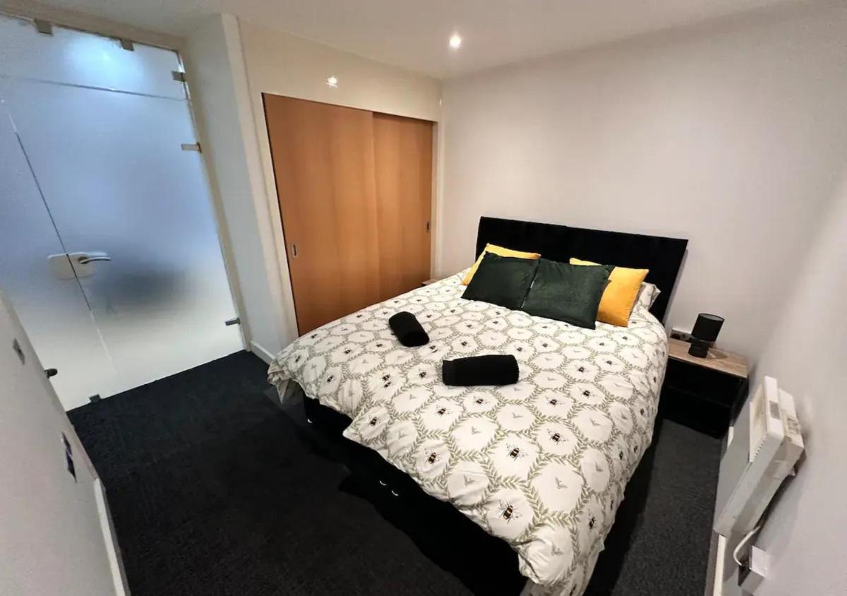 Bee Accommodations - NG1 Apartment - Housity