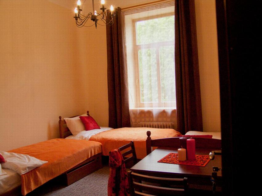 Hostel Lux - Housity