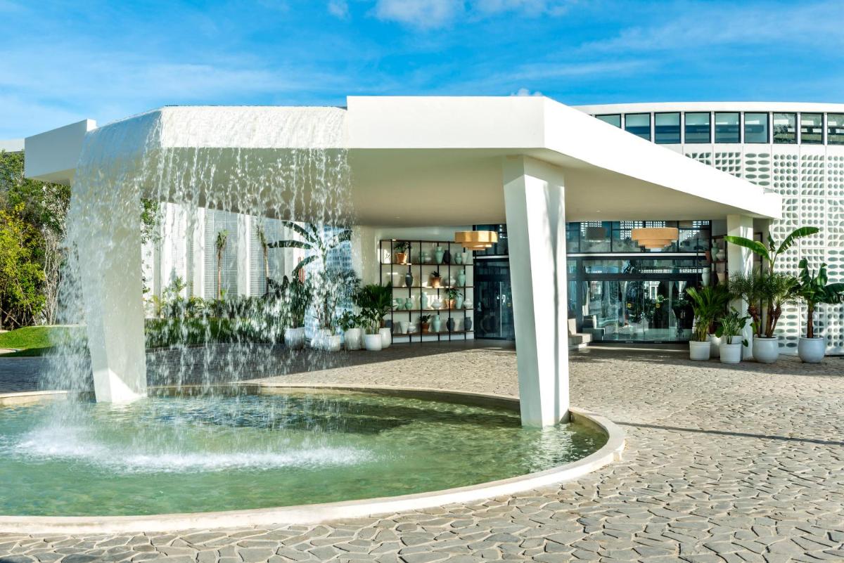 Ocean Riviera Paradise All Inclusive - Housity