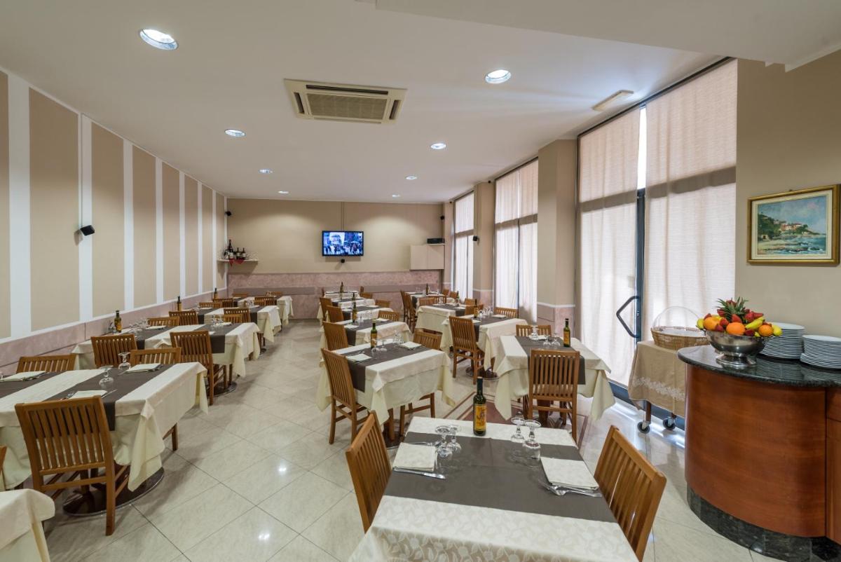 Hotel Santa Maria - Housity