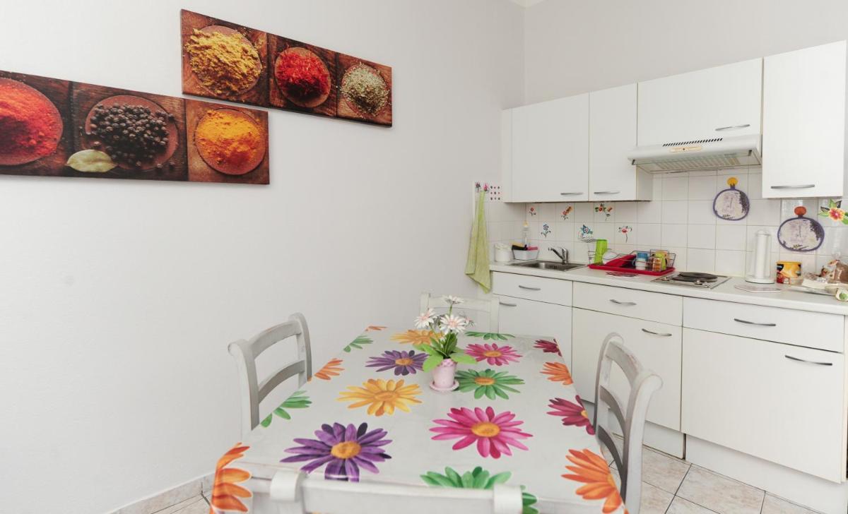 La Romantica Dante Five stars Holiday House - Housity