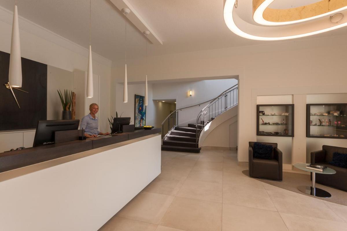 Hotel am See - Housity