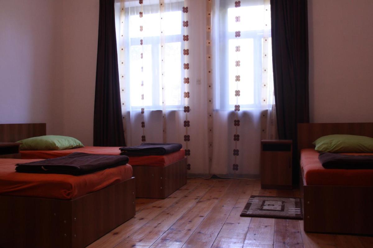 Gvirilas Sakhli Guest House - Housity