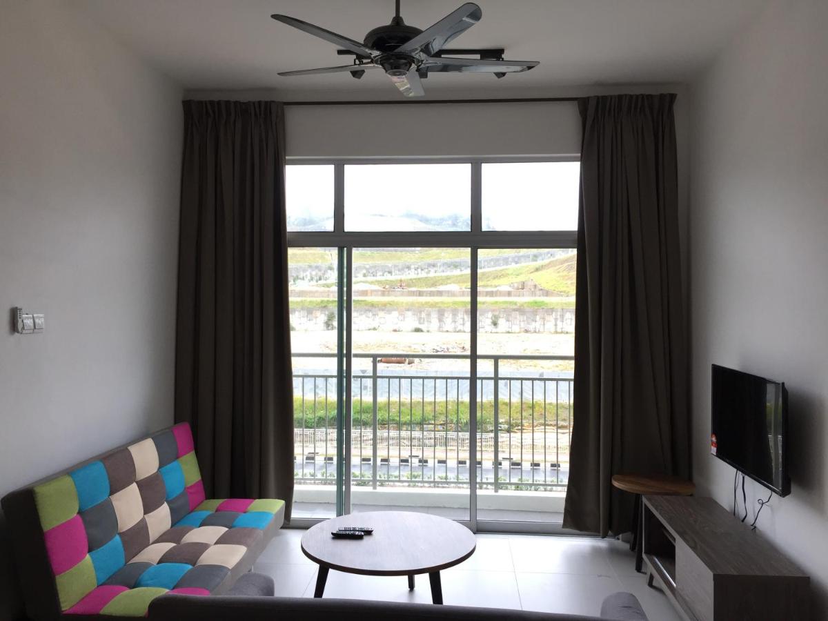 Cameron Barrington Square 1Room @ Golden Hill - Housity