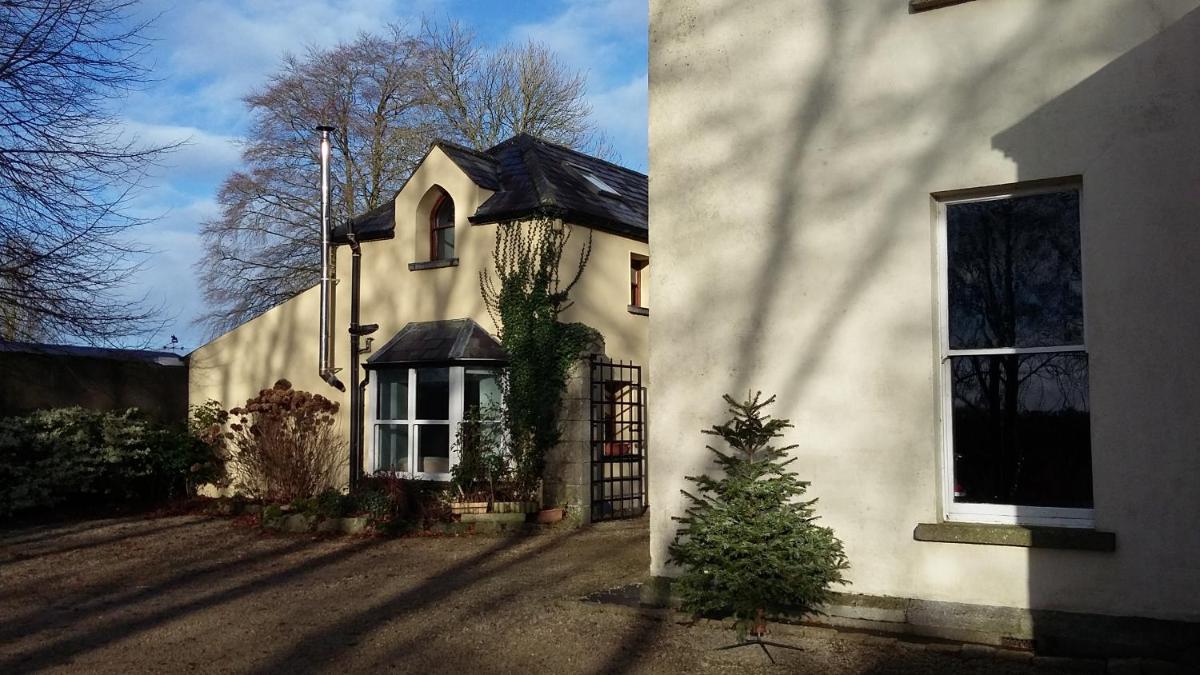 Rings Coach House Retreat - Housity