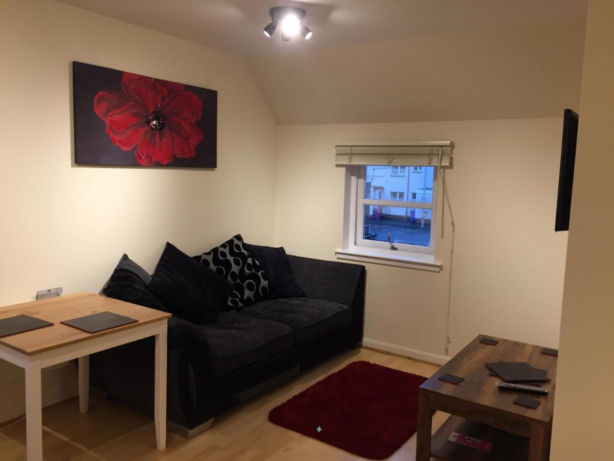 8 Varis Apartments - Housity