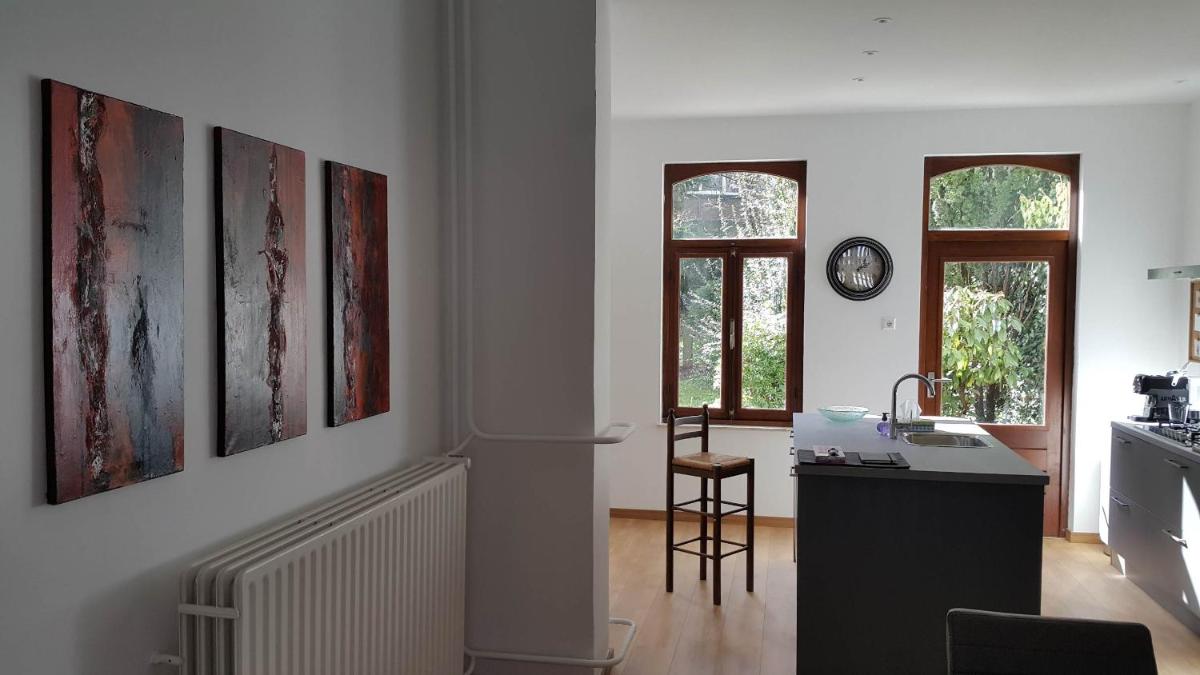 Mansion 6 - Housity