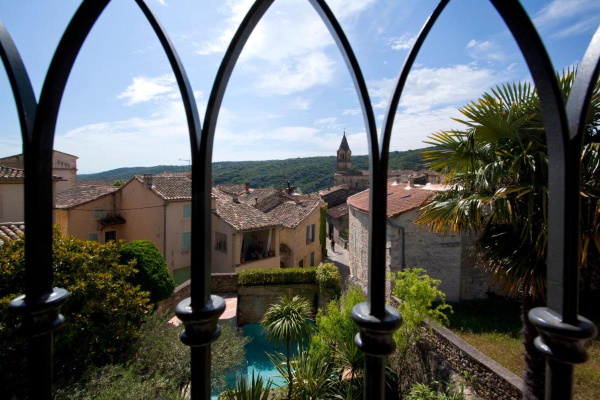 Vue générale sur la montagne ou vue sur la montagne depuis l'hôtel