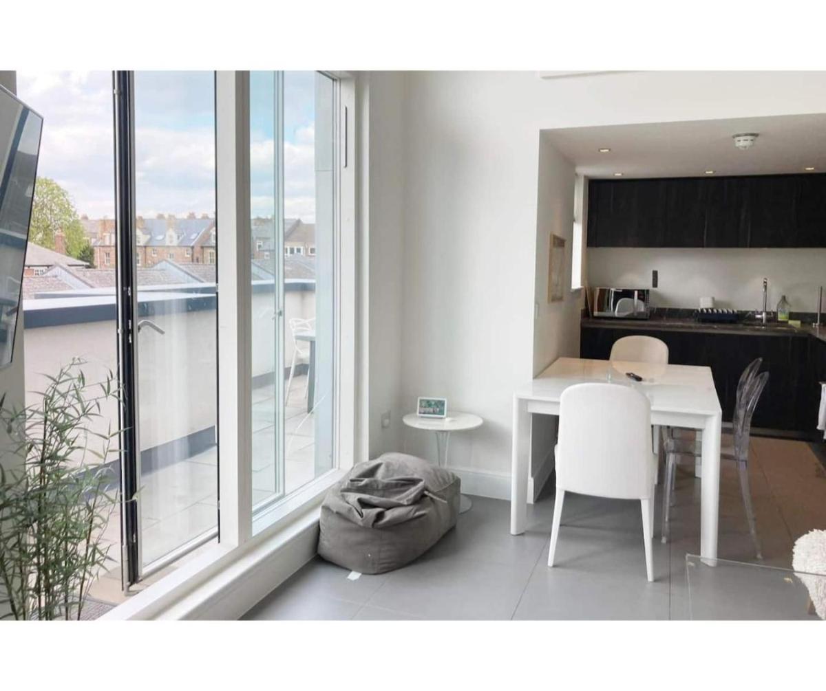 Modern, Spacious 2BR Flat in Oxford - Pass the Keys - Housity