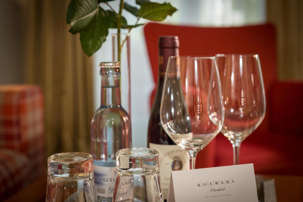 Getränke in der Unterkunft ROEWERS Privathotel & Spa