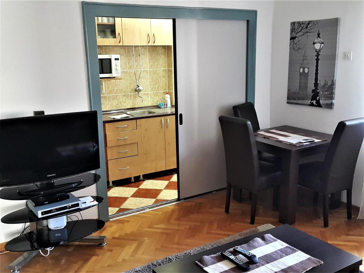 Suitetrails - Centre Point Apartment