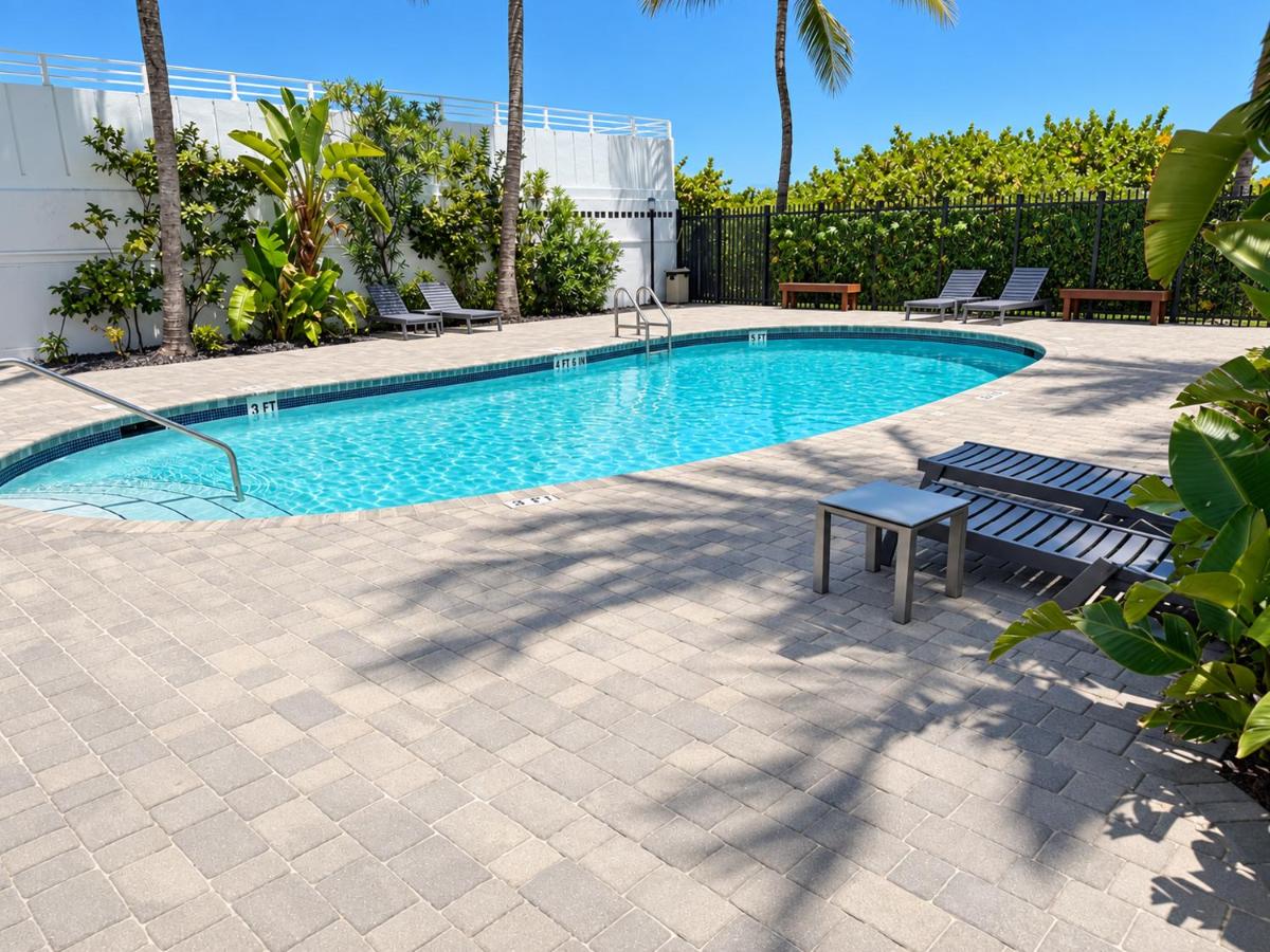 South of Fifth Ocean Drive Apt - Housity