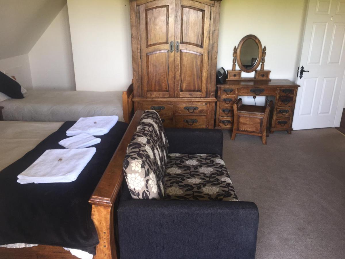 The Curragh Country House Accommodation - Housity