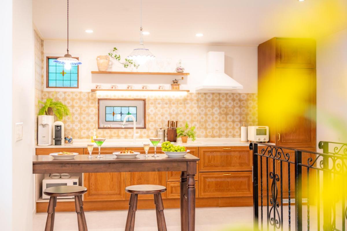 Haiyan Hill House - Private Seoul Stay with Courtyard - Housity
